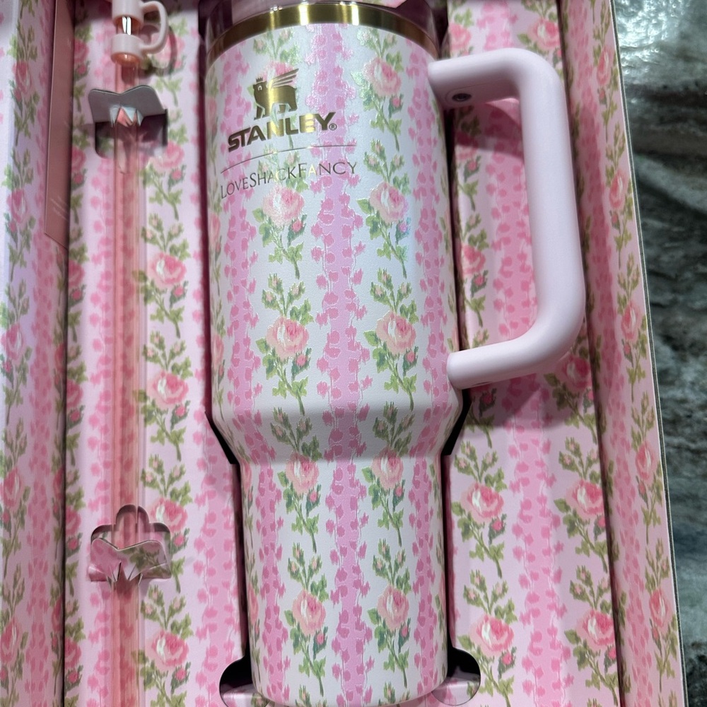 LoveShackFancy Pink Floral Gift Box - Picture 4 of 5